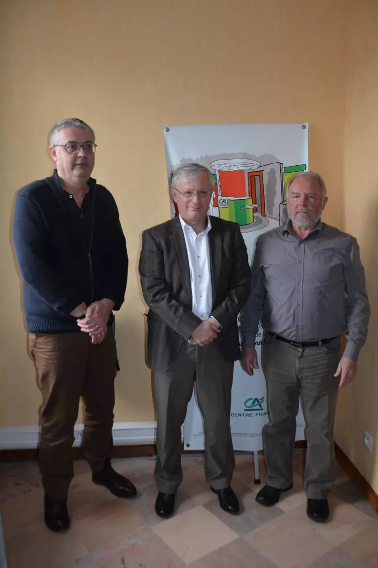 De gauche à droite : Pascal Gorse, animateur des Caisses Locales du département de la Creuse, Alain Roland, membre du Comité de Direction du CACF, et Robert Chéron, vice-président de la Caisse Régionale de CACF.