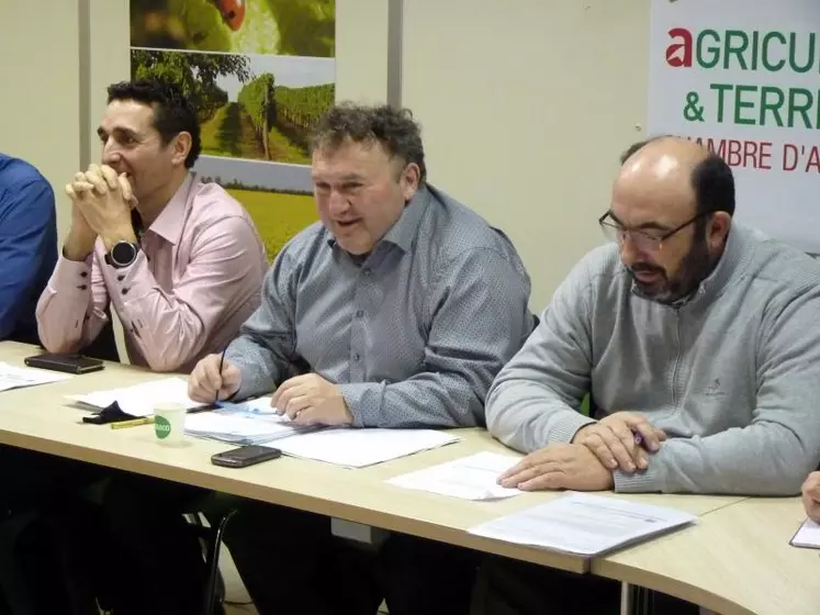 De gauche à droite, Bernard Layre, secretaire général de la FNSEA Nouvelle-Aquitaine, Daniel Prieur, secrétaire général de la FNSEA et Philippe Moinard, président de la FNSEA Nouvelle-Aquitaine.