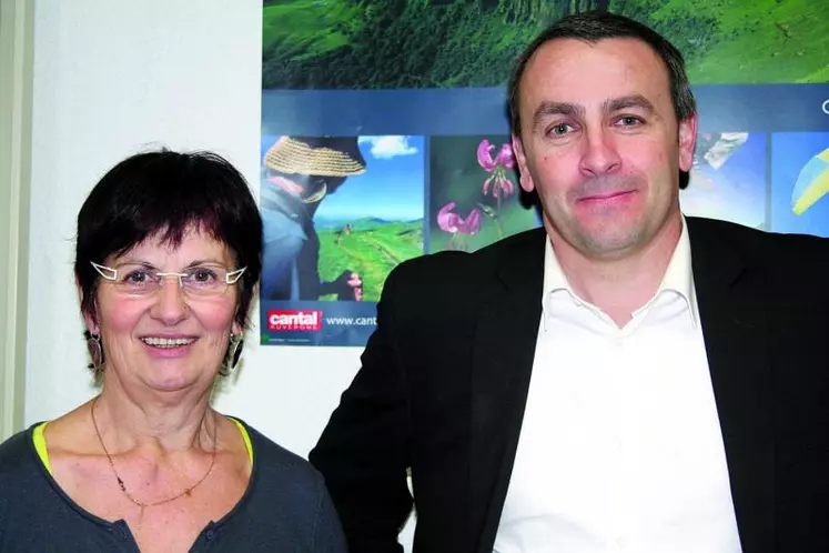 Yannick Fialip et Chantal Cor (présidente de la section laitière de la FDSEA du Cantal) confiants sur les négociations avec les GMS.