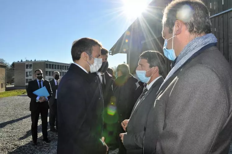 Échange entre le Président de la République et Pascal Lerousseau et Olivier Tourand.