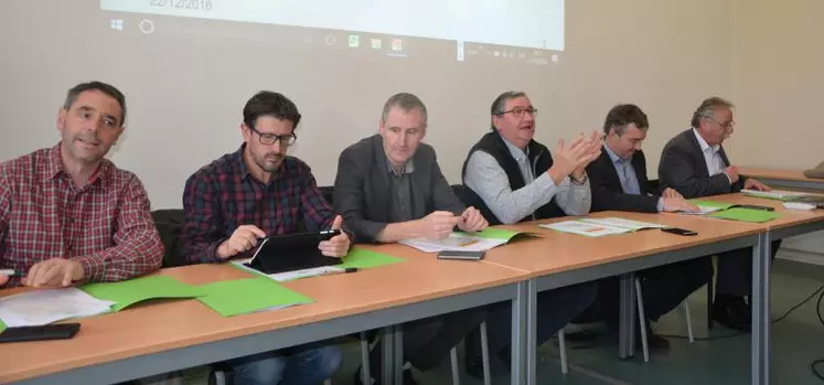 De gauche à droite : Emmanuel Bernard, Dominique Fayel, Pierre Vaugarny, Jean-Pierre Fleury, Patrick Bénézit et Eric Chapelle.