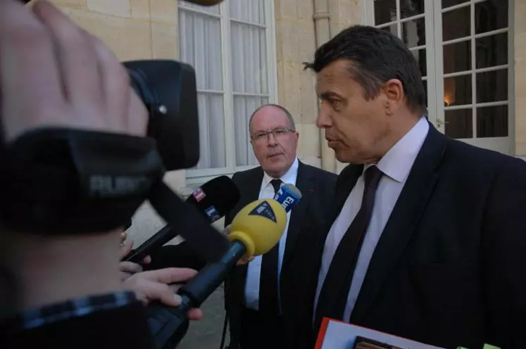 Philippe Mangin et Xavier Beulin, présidents respectifs de Coop de France et de la FNSEA à la sortie de Matignon.