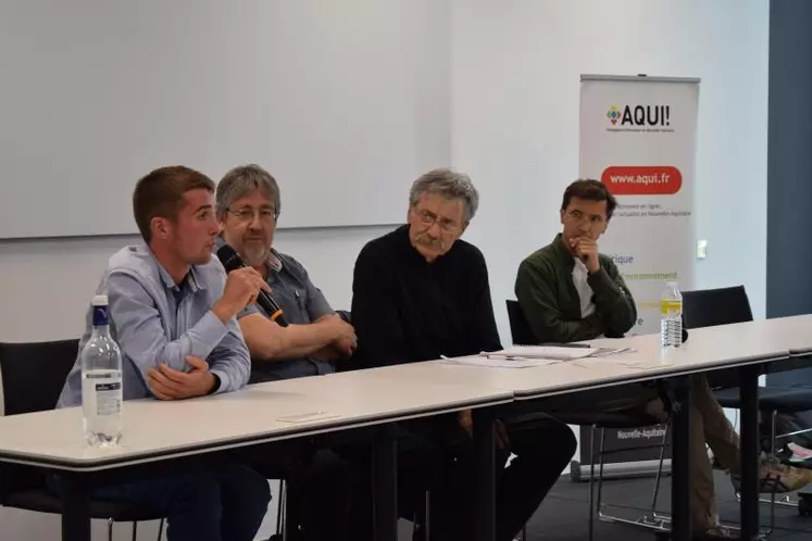 Autour de Joël Aubert, chef de la rédaction d’Aqui.fr, de multiples jeunes agriculteurs sont venus présenter leurs projets.