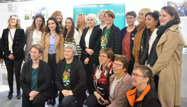 Les participantes à la table ronde sur la place des femmes dans des milieux professionnels masculins, organisée au SIA.