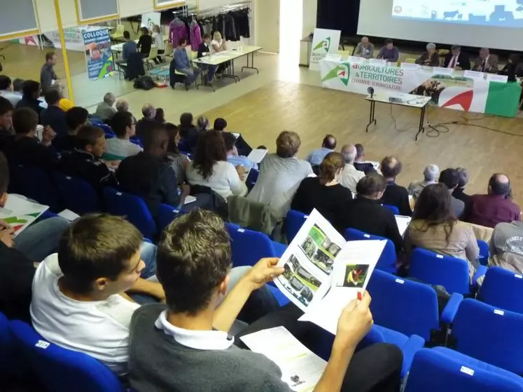 Après le colloque de la matinée, les participants ont participé aux trois ateliers de l’après-midi dont un sur l’éco-conduite.