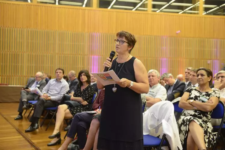 Christiane Lambert, présidente de la FNSEA, s'exprimant à l'occasion des états généraux de l'alimentation.