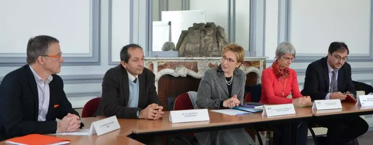 Les membres du Comité scientifique ont exposé les enjeux de la lutte contre les campagnols terrestres à l’occasion d’une conférence de presse.