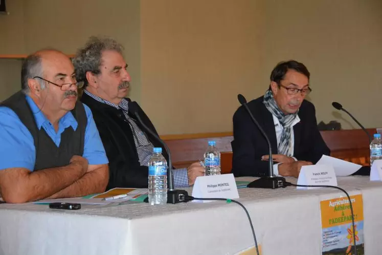 De gauche à droite : Philippe Monteil, co-président de l’Adeeparc, Francis Wolff, professeur émérite de l’École Normale supérieure, et Jean-Philippe Viollet, co-président de l’Adeeparc.