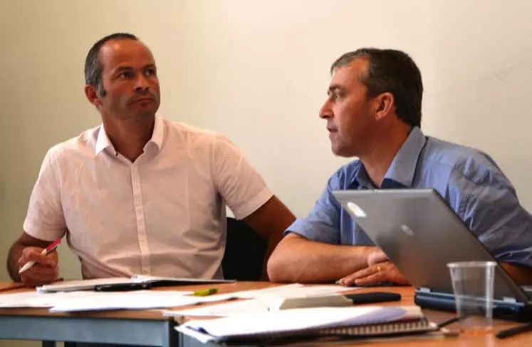 François Garrivier (à gauche) et Patrick Bénézit, chefs de file de la section régionale bovine Auvergne-Rhône-Alpes.