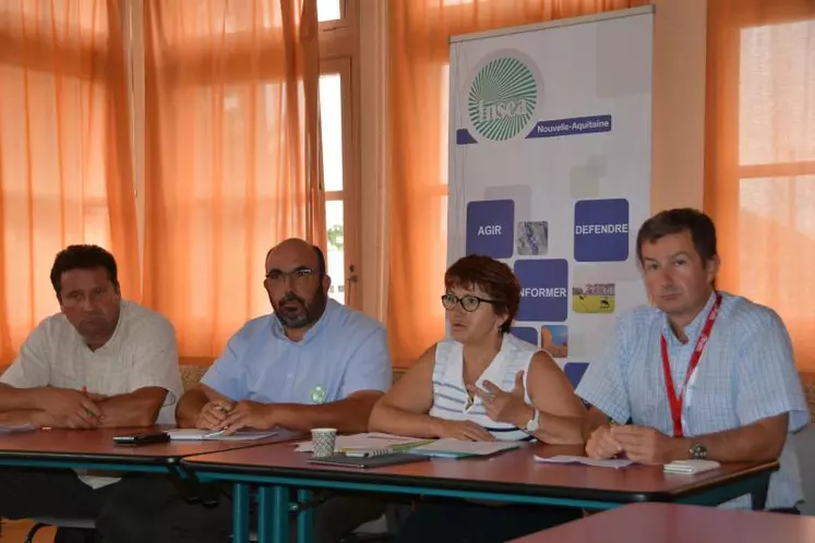 De gauche à droite : Daniel Couderc, président de la FDSEA de la Corrèze, Philippe Moinard, président de la FNSEA Nouvelle-Aquitane et Emmanuel Rabaud, président de la FDSEA de la Haute-Vienne.