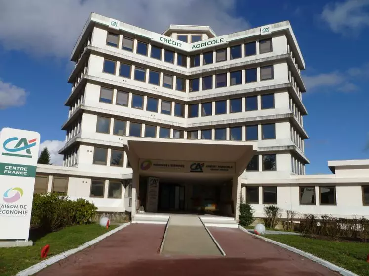 L'entrée principale de la Maison de l'économie, qui hébergera bientôt les 3 chambres Consulaires.