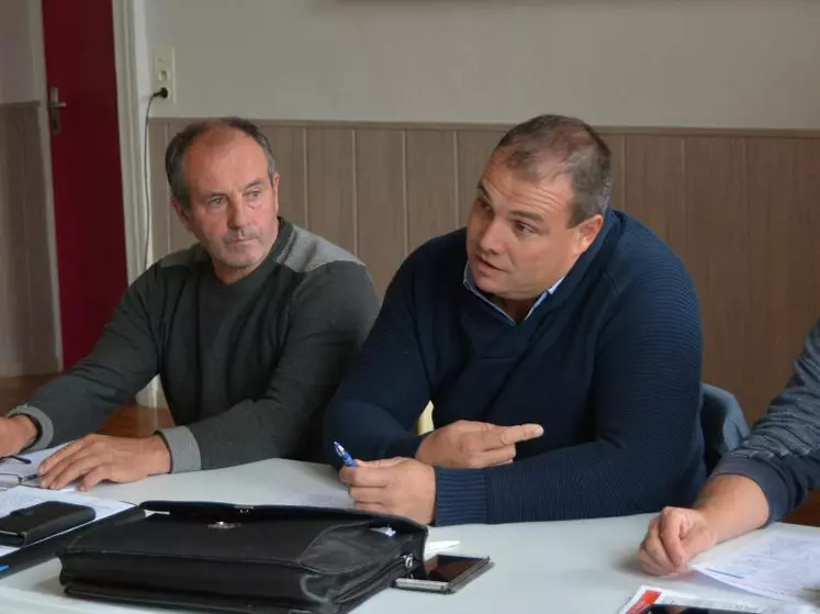 Daniel Peyrot, éleveur à Vallière et président de la section Creuse du HBL, et Frédéric Bossoutrot, représentant le président national du HBL.