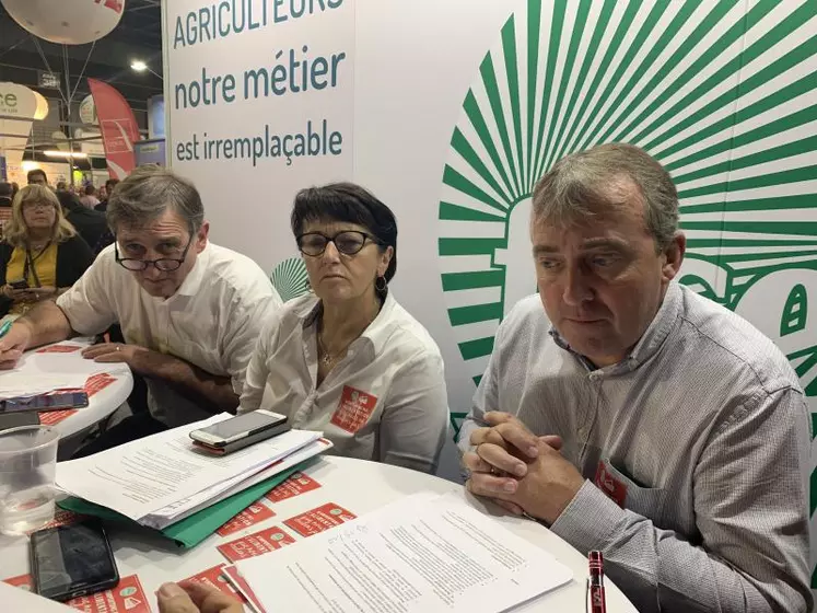 Michel Joux, président de la FRSEA Auvergne-Rhône-Alpes, Christiane Lambert et Patrick Bénézit.