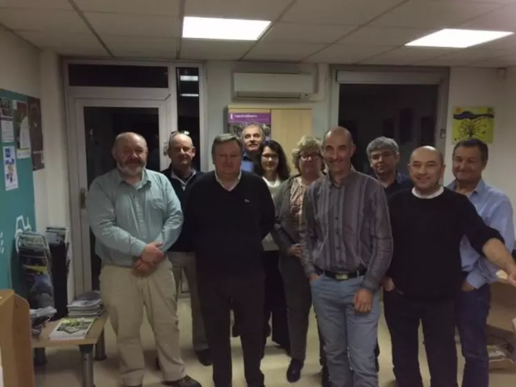 Le président, Éric Perriat, représentant CFDT (2e en partant de la droite), entouré des membres du bureau de l’ANEFA Nouvelle-Aquitaine.