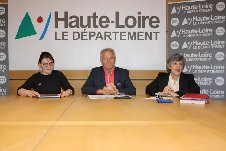 Marie-Laure Mugnier, Jean-Pierre Vigier et Madeleine Dubois lors de la présentation de l’événement au Puy.