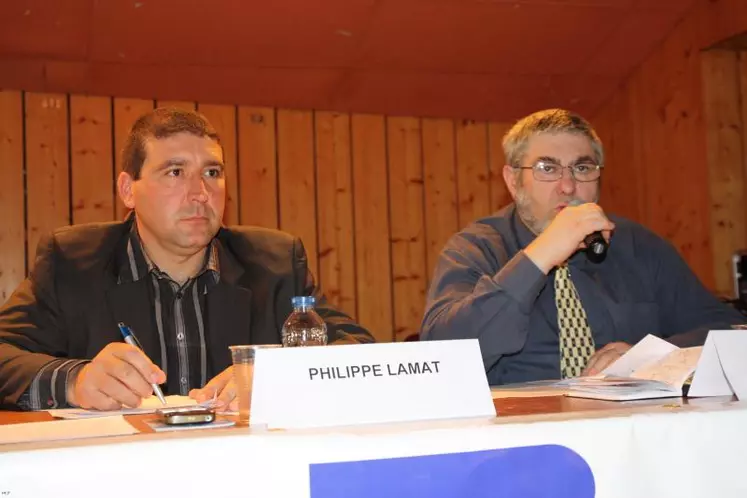 Philippe Lamat président de la section bovine de la FDSEA et Guy Hermouet vice-président de la FNB.