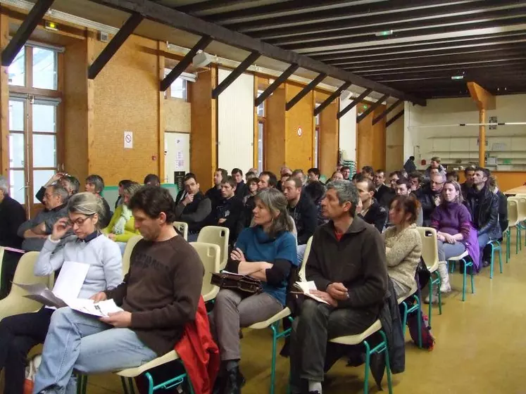 Près de 100 personnes ont assisté à cette assemblée générale.