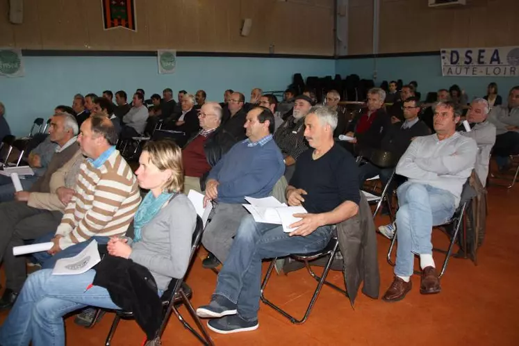 La FDSEA veut renforcer ses troupes ; elle part à la rencontre d’agriculteurs adhérents et non adhérents, le 12 janvier prochain sur chacun des cantons de Haute-Loire.