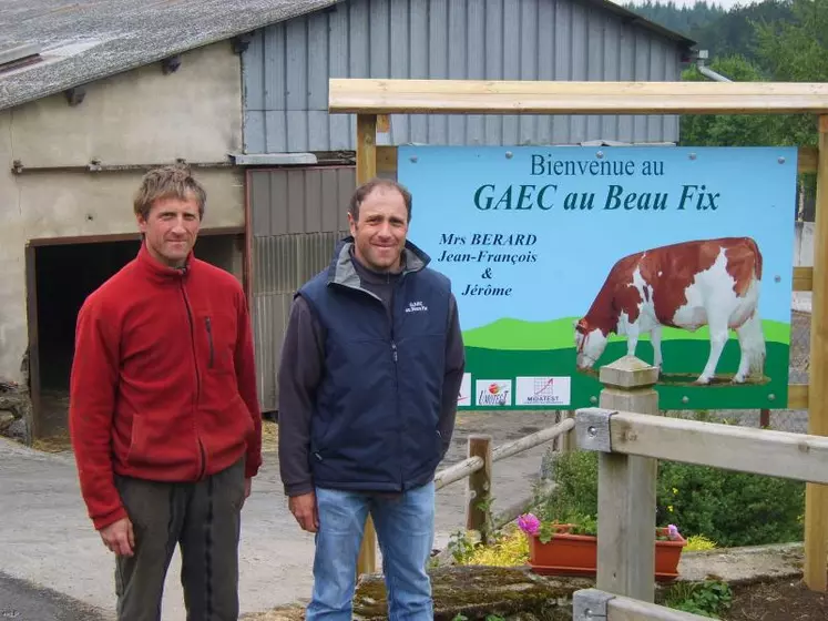 Les associés du GAEC au Beau Fix, Jean-François et Jérôme,
ont échangé une surface de 10 Ha.
