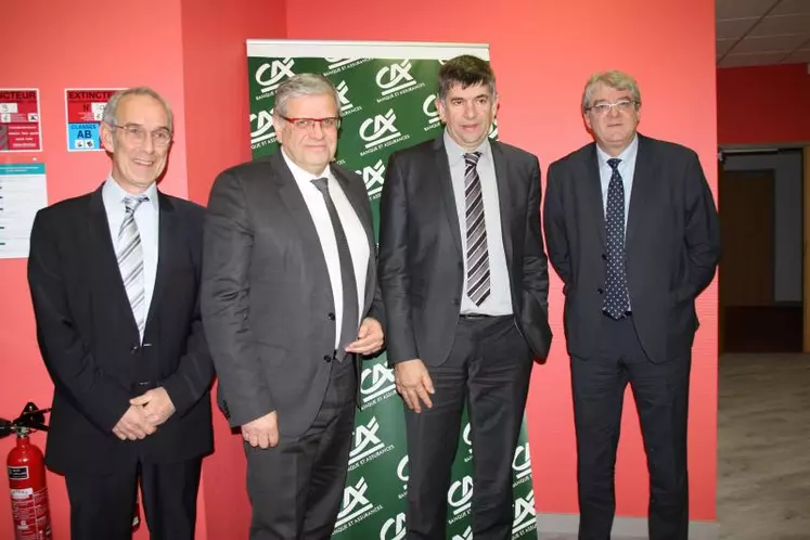 De gauche à droite : Pierre Lecuyer, directeur de la communication et du mutualisme, Gérard Ouvrier-Buffet, directeur général, Jean-Michel Forest, président et Pierre Vallayer, directeur financier.