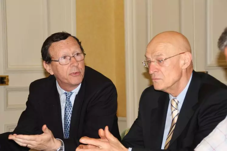 MM. Dupré et Nil deux ingénieurs chargés de missions en Haute-Loire pour le Ministère de l’agriculture.