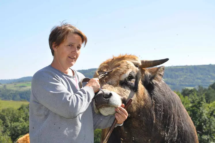Nathalie Grégoire est vice-présidente du syndicat départemental aubrac. Elle vient de suivre une formation pour être juge de concours.