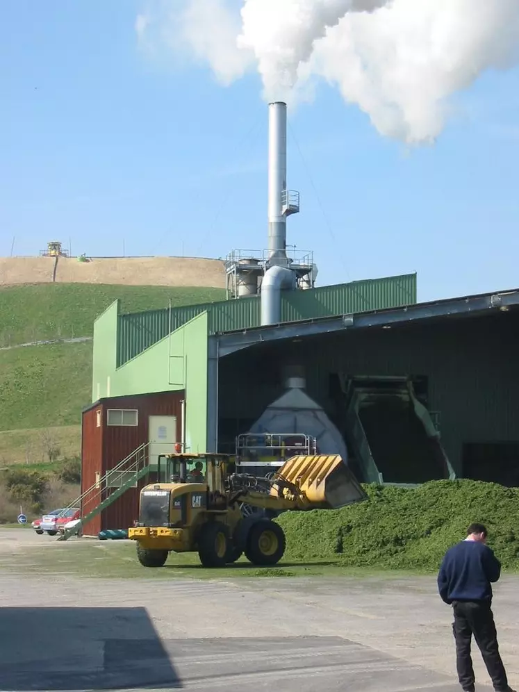 Les responsables ont visité des usines de déshydratation.