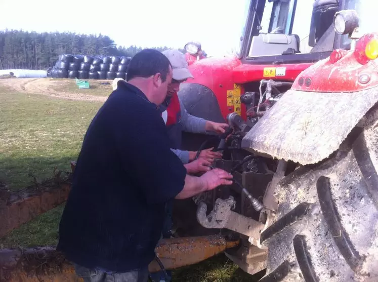 ￼
Allier théorie et pratique