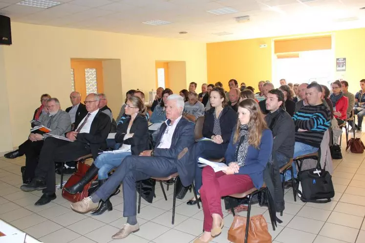 Une cinquantaine de participants à cette journée avicole.