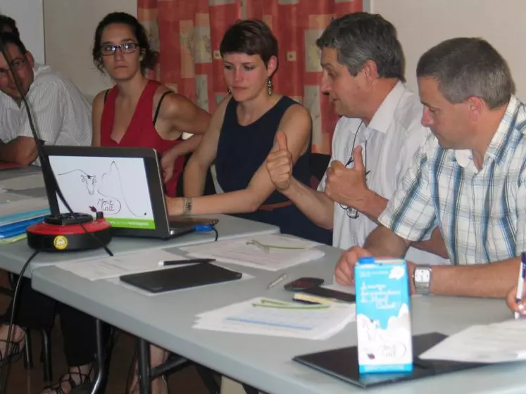 De gauche à droite : Anaïs Hidalgo, Alice Greffeuille animatrice de l’APLM, Dominique Barrau président, Yannick Fialip administrateur.