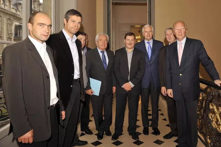 De gauche à droite : Jean-Julien Deygas, Laurent Wauquiez, (cachés Michel Queille, Patrick Bénézit),
Alain Marleix, Jacques Chazalet, Michel Barnier, Jean Michel Lemétayer et Brice Hortefeux.