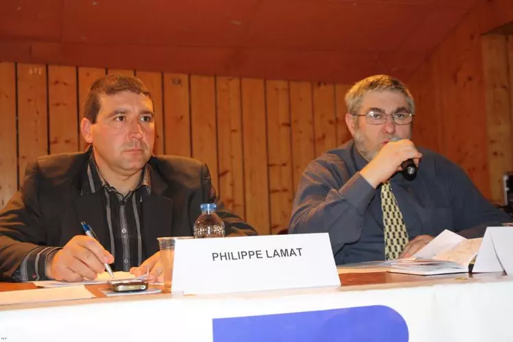 Philippe Lamat et Guy Hermouet à la tribune.
