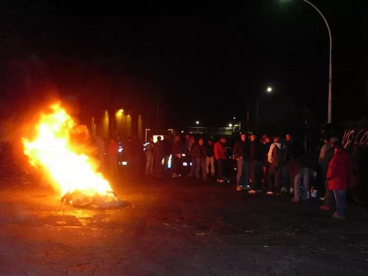 Près de 200 agriculteurs ont taguer les rues en Haute-Loire.