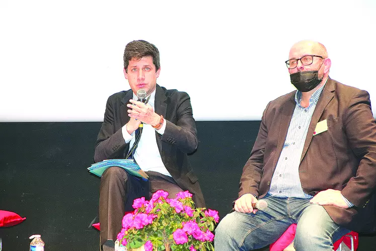 Bruno Dufayet, président de la FNB, a conclu ce congrès après deux heures d’échanges de la salle avec le mi- nistre, autour d’un même leitmotiv : “À 800 € de revenus par mois, on ne va pas attendre dix ans de plus pour faire bouger les choses...”