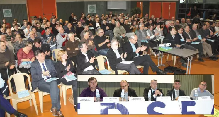 Plus de 150 personnes ont participé au congrès de la FDSEA le 14 mars à St Germain Laprade.