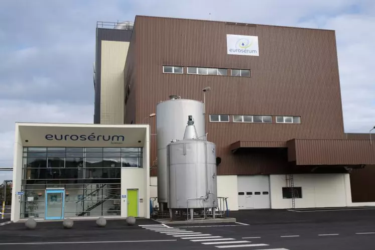 L'usine Lacto Centre devient l'un des sites de production d'Eurosérum qui, elle même, fait partie du groupe Sodiaal.