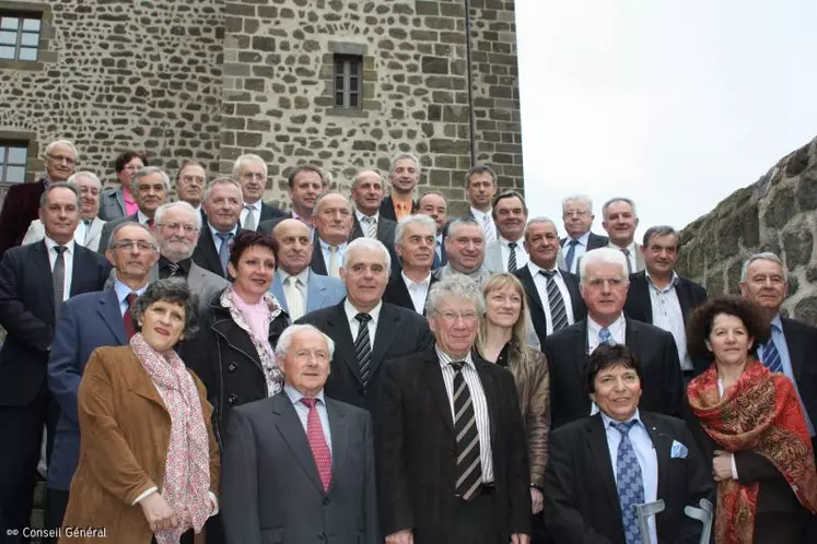 Les 35 conseillers généraux étaient réunis le 31 mars pour élire le président du Conseil Général.