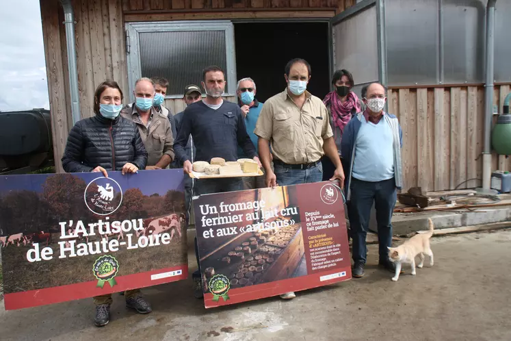 Les producteurs de fromage aux artisous se lancent sur la route vers l'AOP.