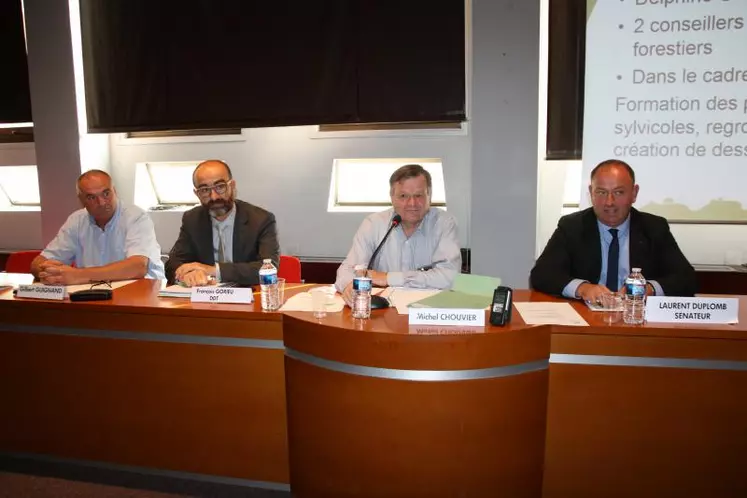 De gauche à droite : Gilbert Guignand, François Gorieu, Michel Chouvier et laurent Duplomb.