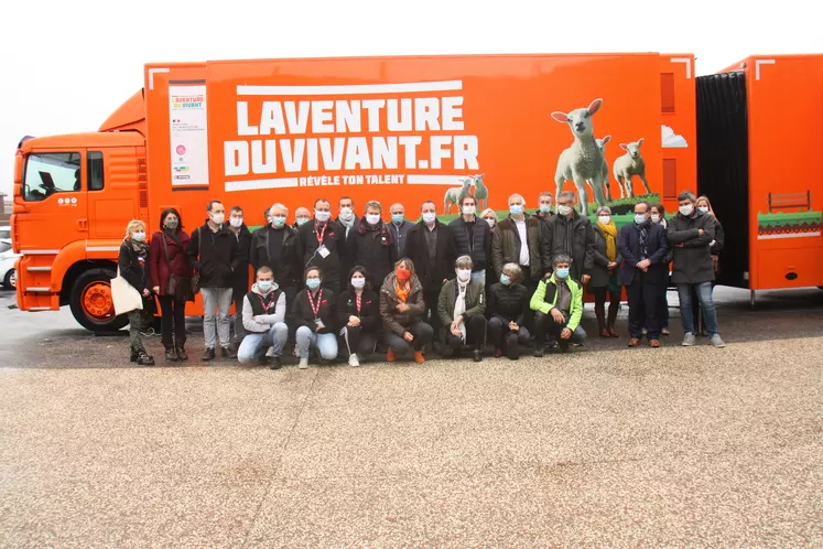 Le Bus de l'Aventure du Vivant était à Yssingeaux en octobre 2020