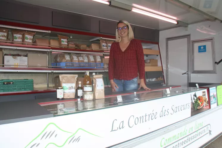 Marlène Begon responsable de la contrée des saveurs, un drive fermier à Brioude