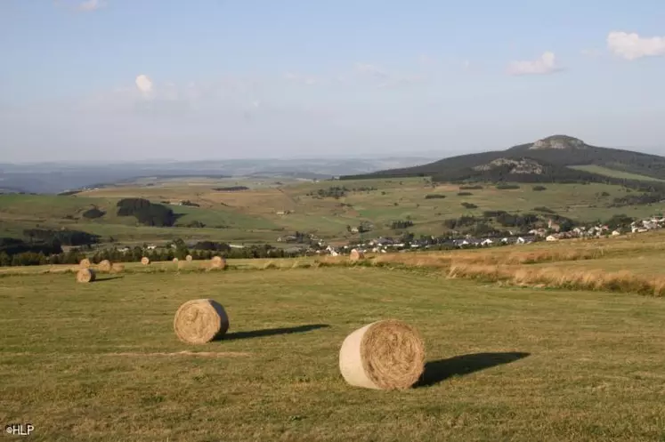 La commission agricole diffusera prochainement un document d’alerte en vue de sensibiliser les futurs cédants au problème de la reprise de leur exploitation.