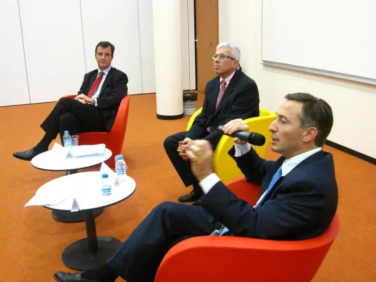 Le président de la CRMCCA, Jean-Luc Flaugère, à l’origine de cette conférence entre information et formation des responsables agricoles régionaux de Rhône-Alpes et Auvergne.