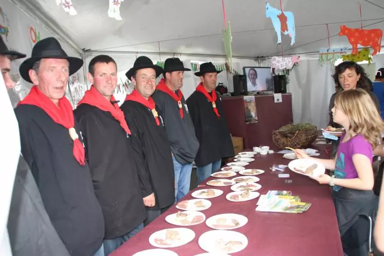 Le Pass’Fête donnait droit à deux assiettes de dégustation servis par les éleveurs.