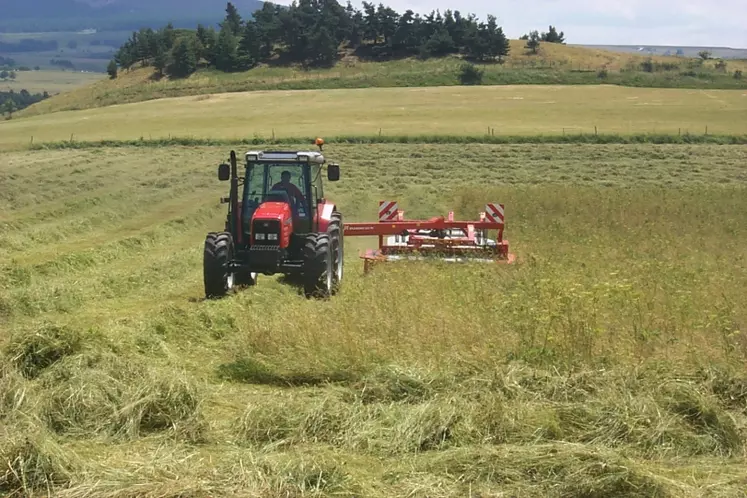 Chaque année, la Haute-Loire perd 675 ha de SAU.