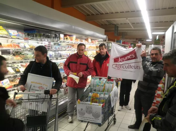 A Brioude, les magasins Casino, Netto, Aldi et Lidl ont reçu  la visite des producteurs.