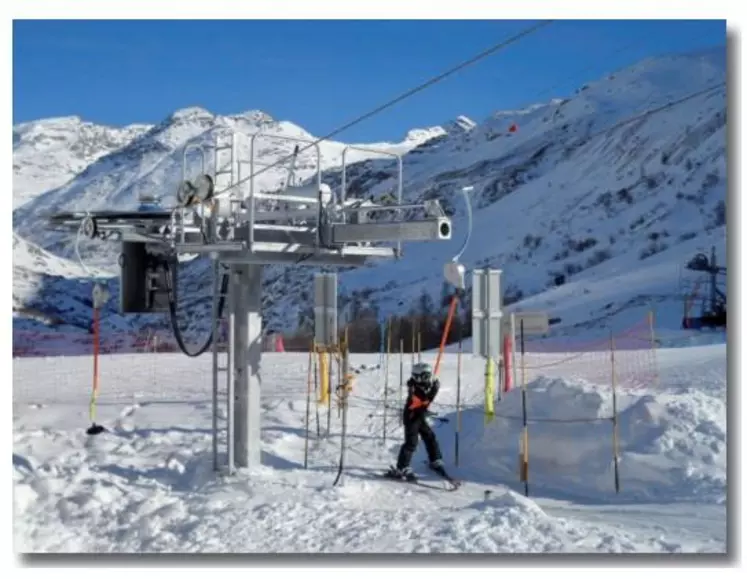 Aux Estables, un projet de remplacement d'un téleski pour débutants avec production de neige de culture.