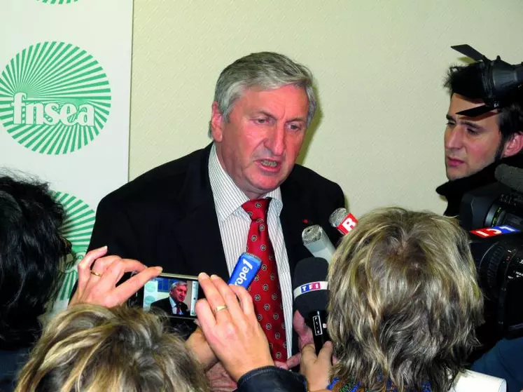 Jean Michel Lemétayer était président de la FNSEA, le syndicat agricole majoritaire depuis 2001.
Il quittera cette place le 16 décembre 2010.