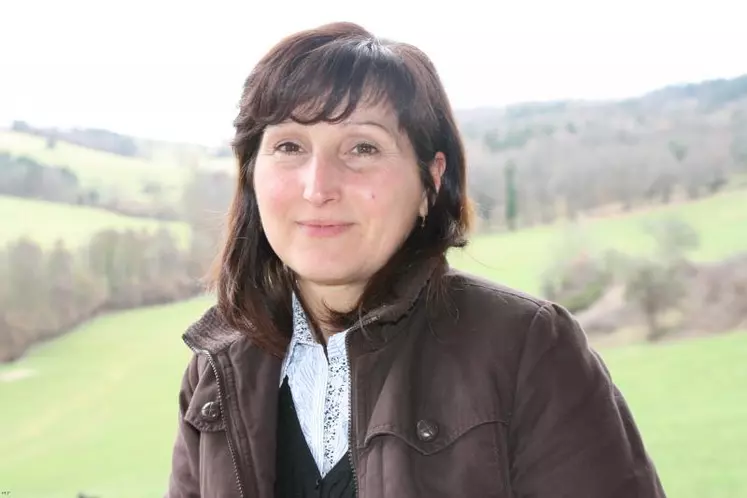 Evelyne Boulet est vice-présidente de CERFRANCE Haute-Loire (membre désigné par la FDSEA), présidente de l’APIV43, vice-présidente du GIE USROM et co-responsable de la société Energéquitable Lavoûte-Chilhac.