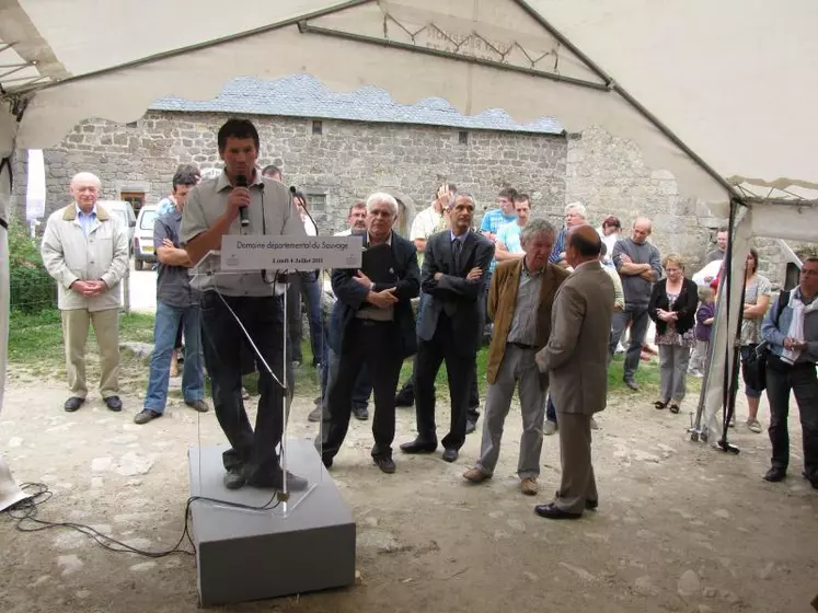 Pendant l'inauguration.